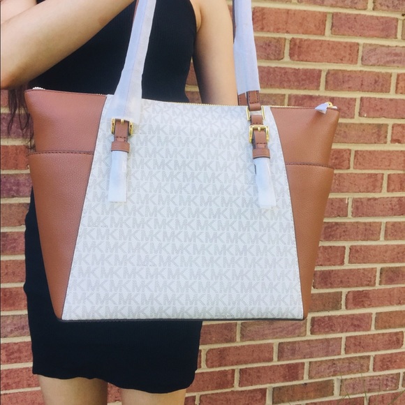 NWT Michael Kors Vanilla large tote with wallet - Picture 5 of 9